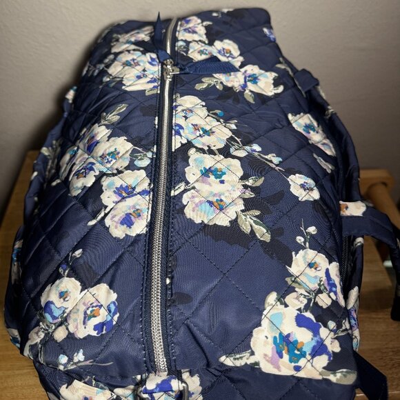 Vera Bradley Large Travel Duffel in Blooms and Branches Navy NWT Perf. Twill - Picture 9 of 10
